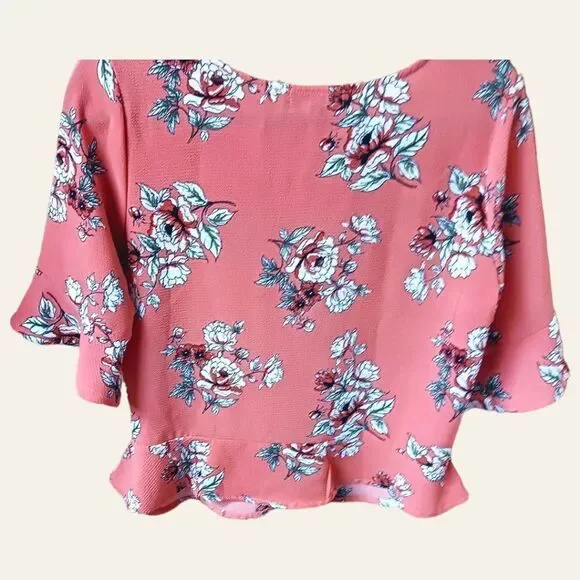 ALMOST FAMOUS Women's large gauzy floral print short Sleeve blouse. - Picture 9 of 15